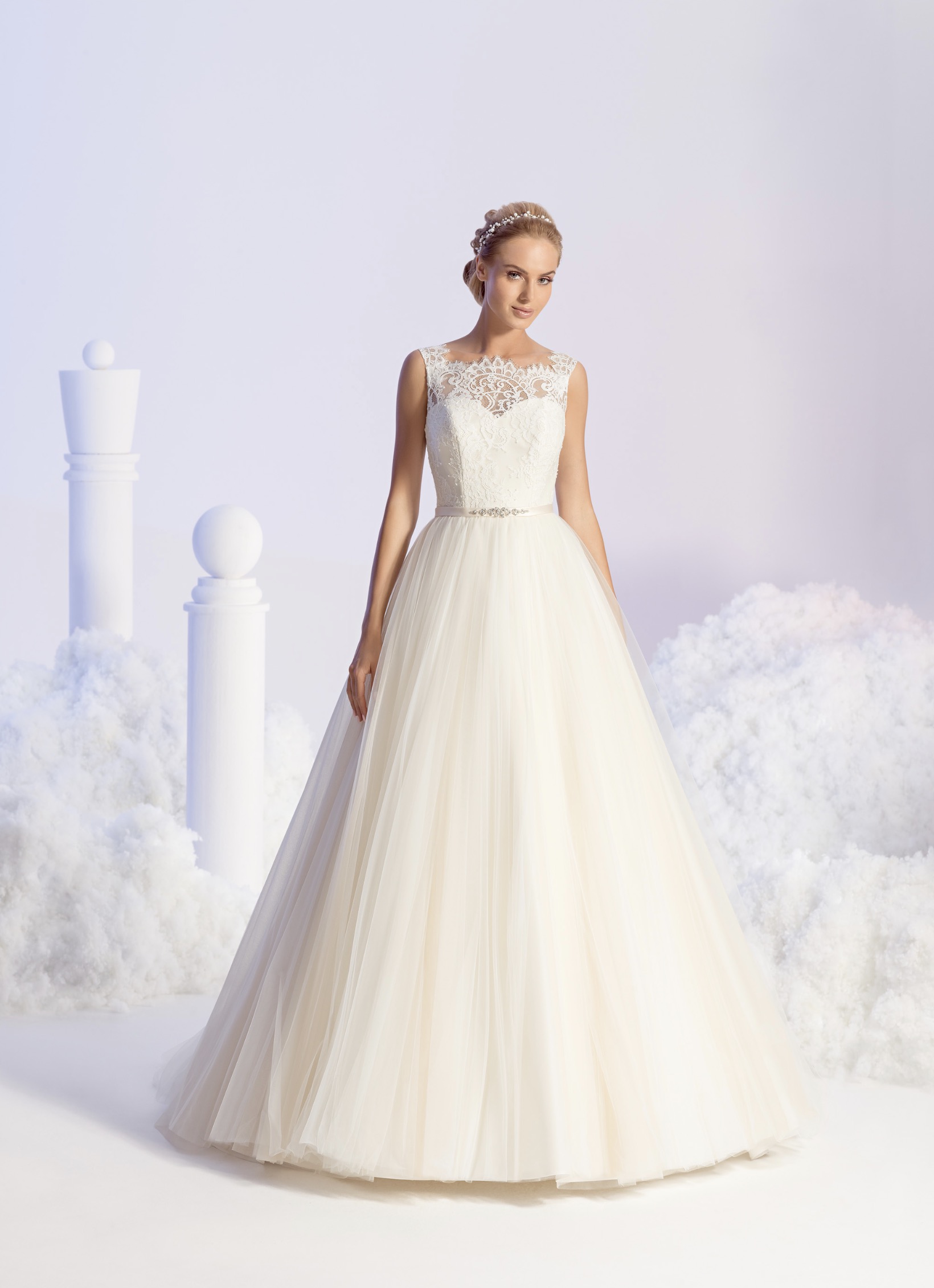 Brautkleid-Eila-von-Samyra-FashionhQL7a8Ei26e7S Brautkleid Eila Gr. 38 (beige/ivory)