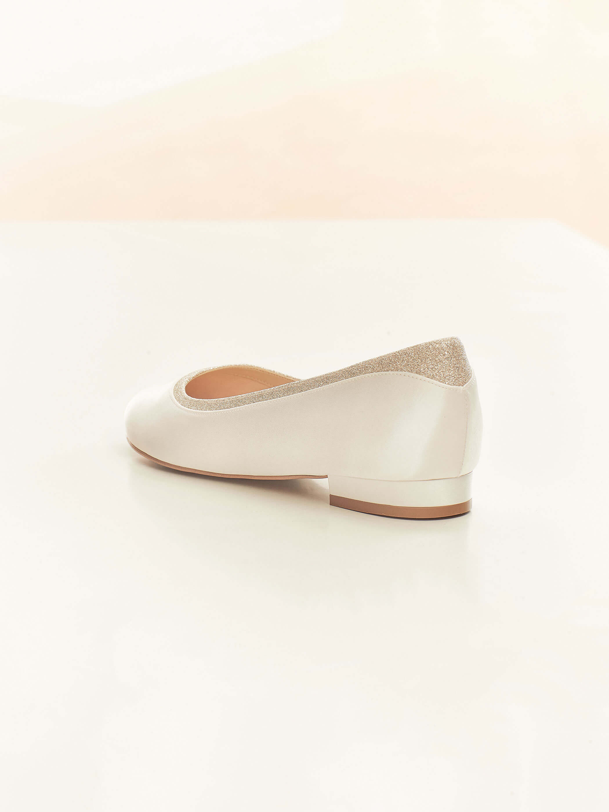 Brautschuh-elfenbeinfarben-Romy-von-Bianco-Evento-zu-kaufen-bei-Samyra-Fashion-Zurich_2