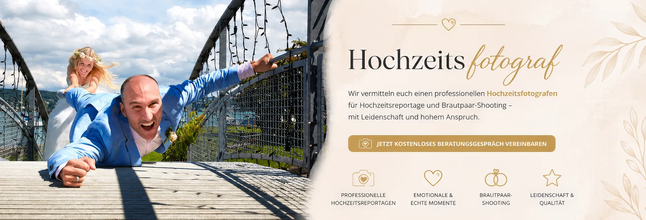 Brautpaar beim verspielten Hochzeitsshooting auf einer Brücke in Zürich mit professionellem Hochzeitsfotografen