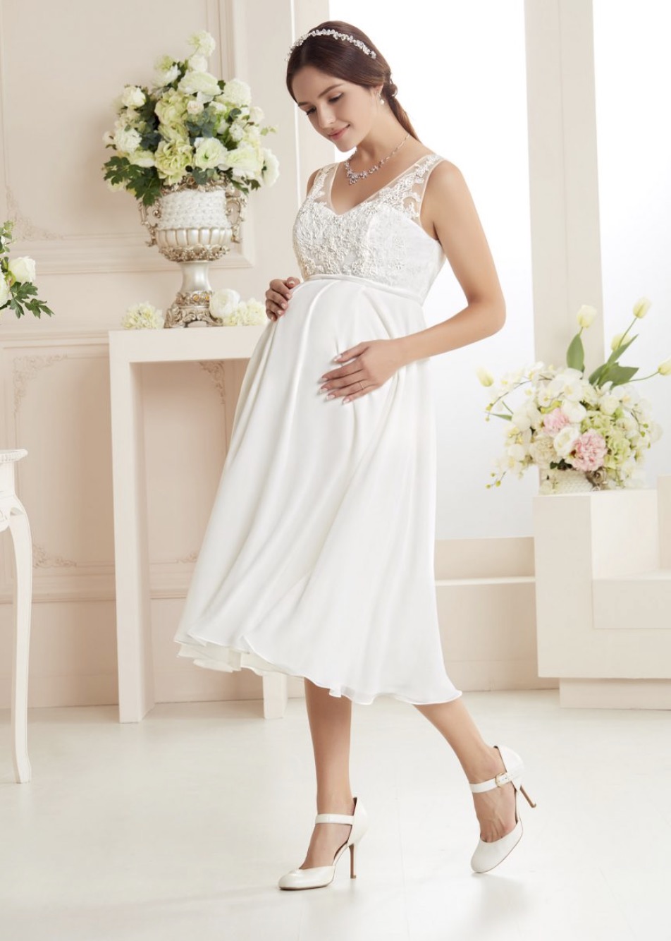 Brautkleid-Petra-von-Samyra-FashionmR6u8alEJKSM1 Brautkleid Petra mit V-Ausschnitt (elfenbeinfarben)