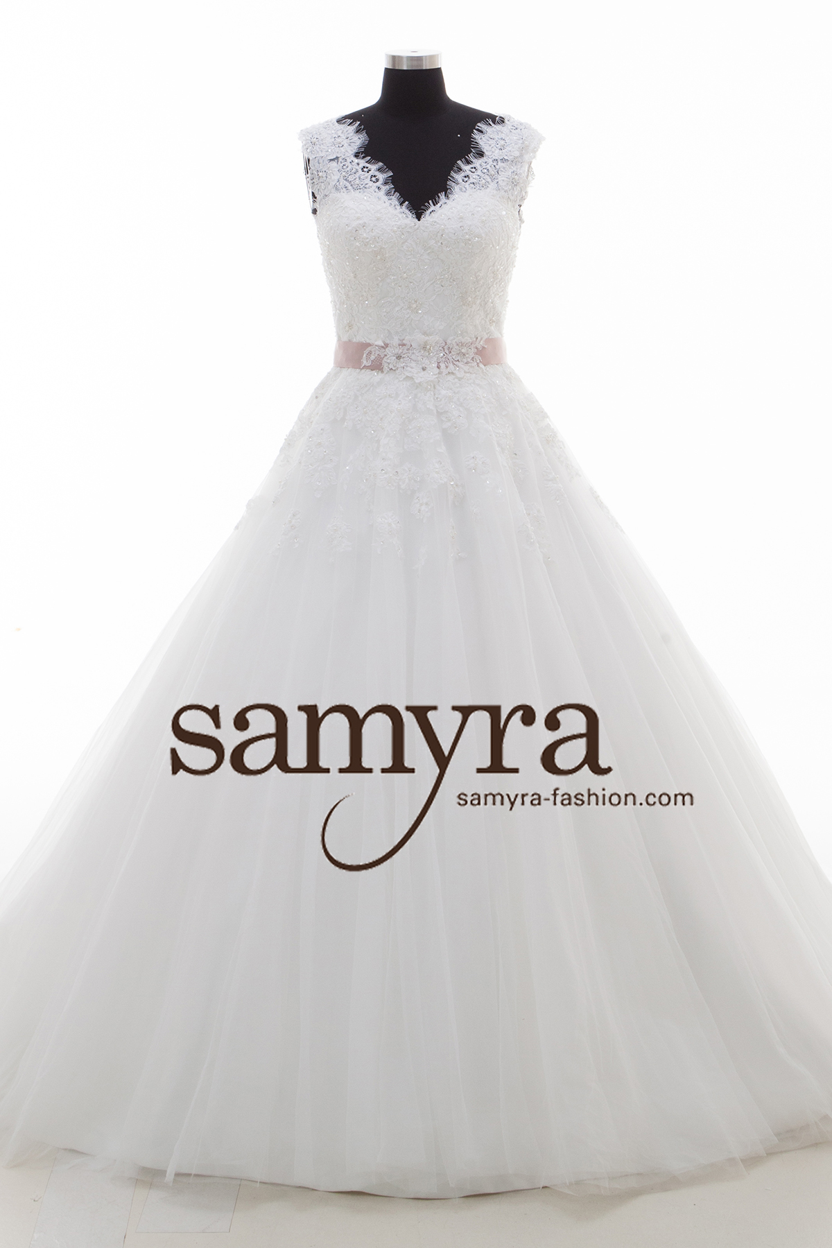 Dieses-Bild-zeigt-Brautkleid-Saskia-von-Samyra-Fashion_1 Brautkleid Saskia Gr. 40 (elfenbeinfarben)