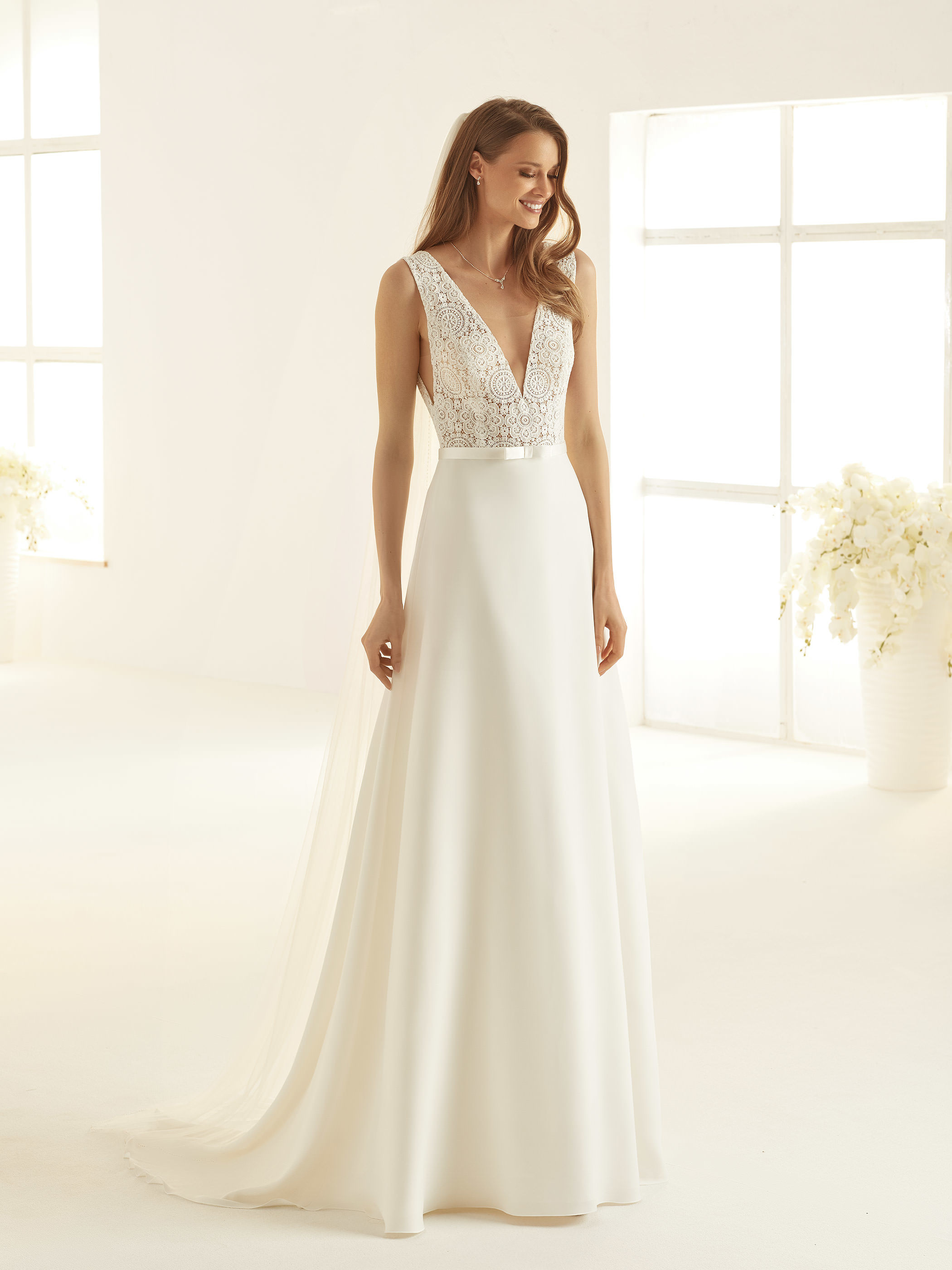 Dieses-Bild-zeigt-Hochzeitskleid-Dallas-von-Bianco-Evento_1