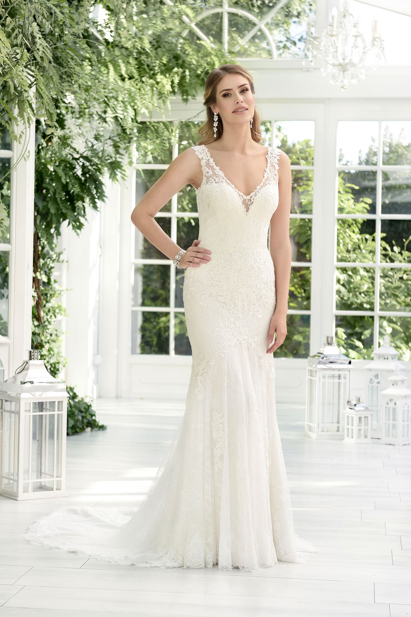 Dieses-Bild-zeigt-Brautkleid-Anela-von-the-One-erhaltlich-bei-Samyra-Fashion-Zurich_1 Figurbetontes Brautkleid Anela Gr. 42
