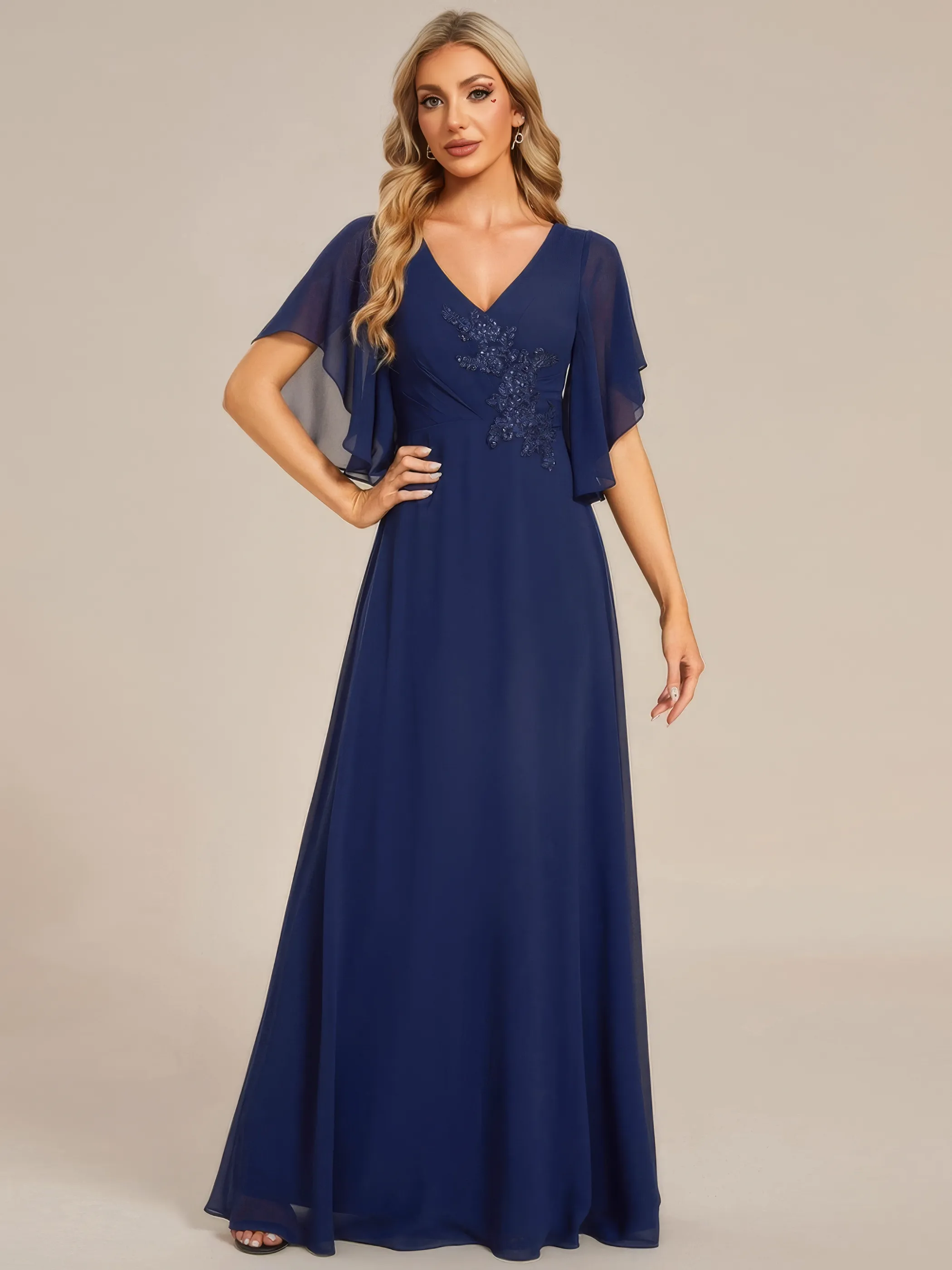 Chiffon-Abendkleid Navy-Blau mit Fledermausärmeln, Frontansicht