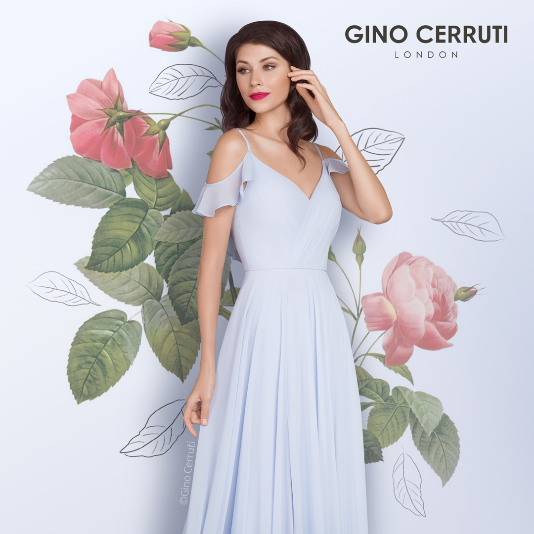 Schlichtes Brautjungfernkleid zu kaufen bei Samyra Fashion Zürich Brautjungfer in einem schlichten, hellblauen Brautjungfernkleid aus Chiffon