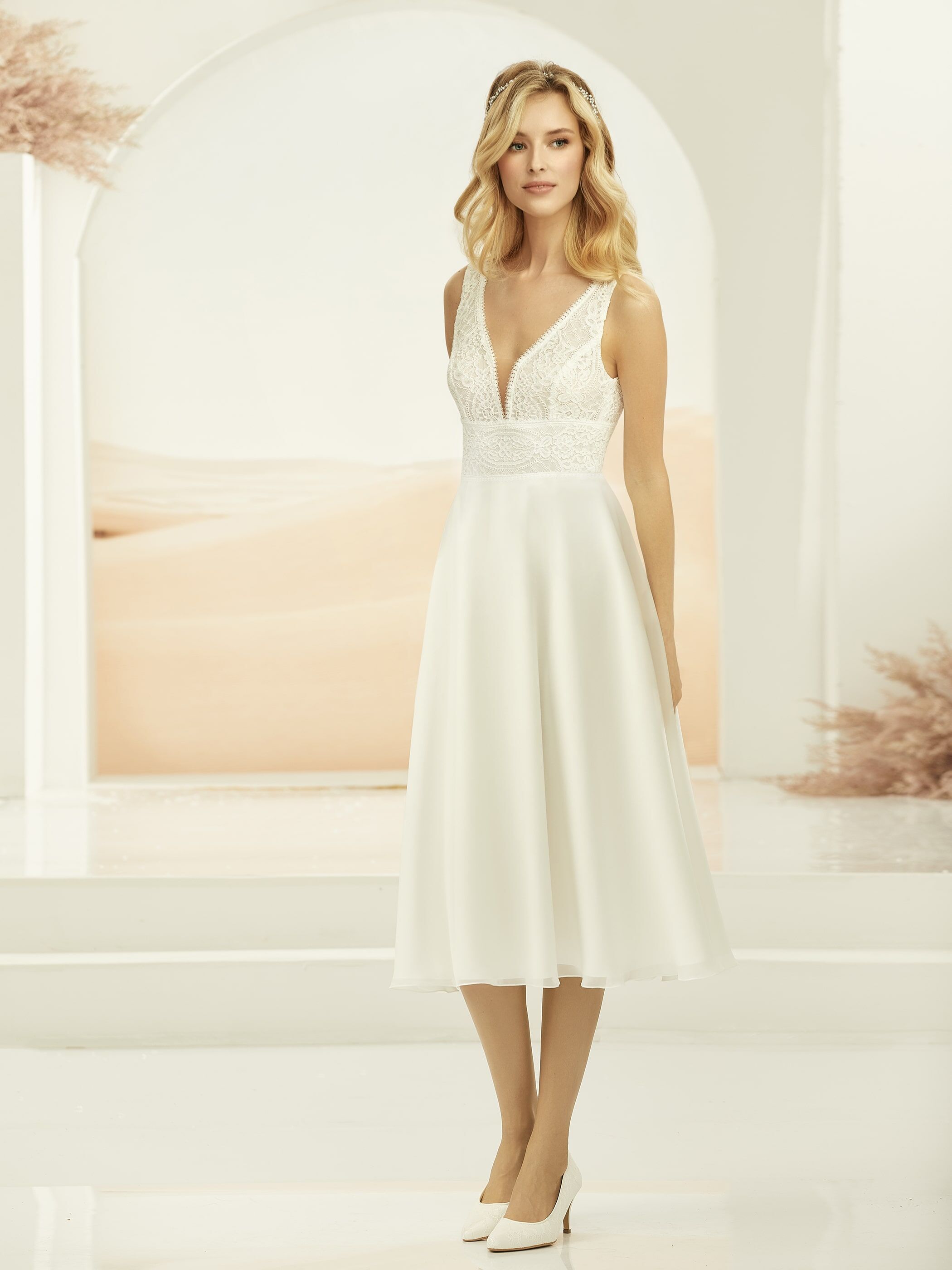 Dieses-Bild-zeigt-Brautkleid-Phoenix-von-Bianco-Evento-erh-ltlich-bei-Samyra-Fashion-Zuerich_1 Hochzeitskleid Phoenix (elfenbeinfarben)
