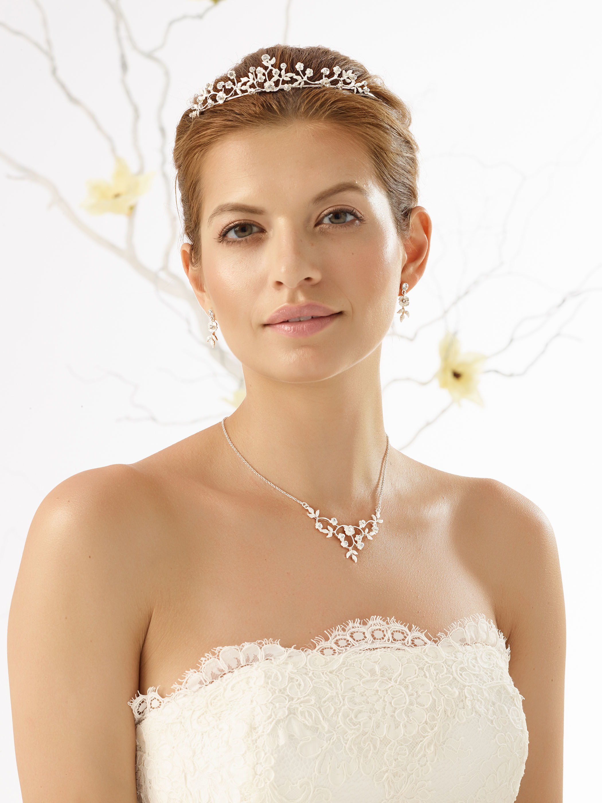 Dieses-Bild-zeigt-Schmuckset-N33-von-Bianco-Evento Schlichte Schmuckset (versilbert)