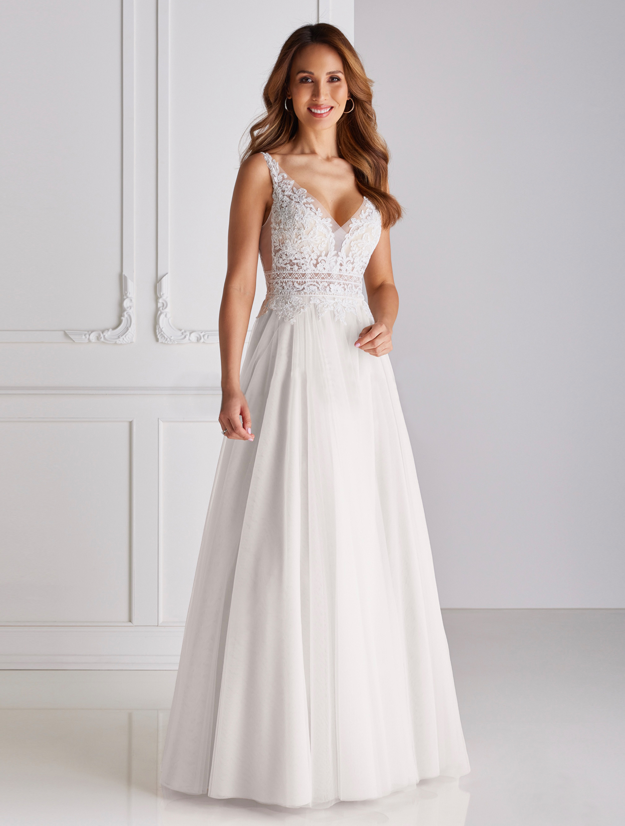 Hochzeitskleid-Halina-elfenbeinfarben-mit-Spitzenoberteil-zu-kaufen-bei-Samyra-Fashion-Z-rich Hochzeitskleid Halina (ivory)