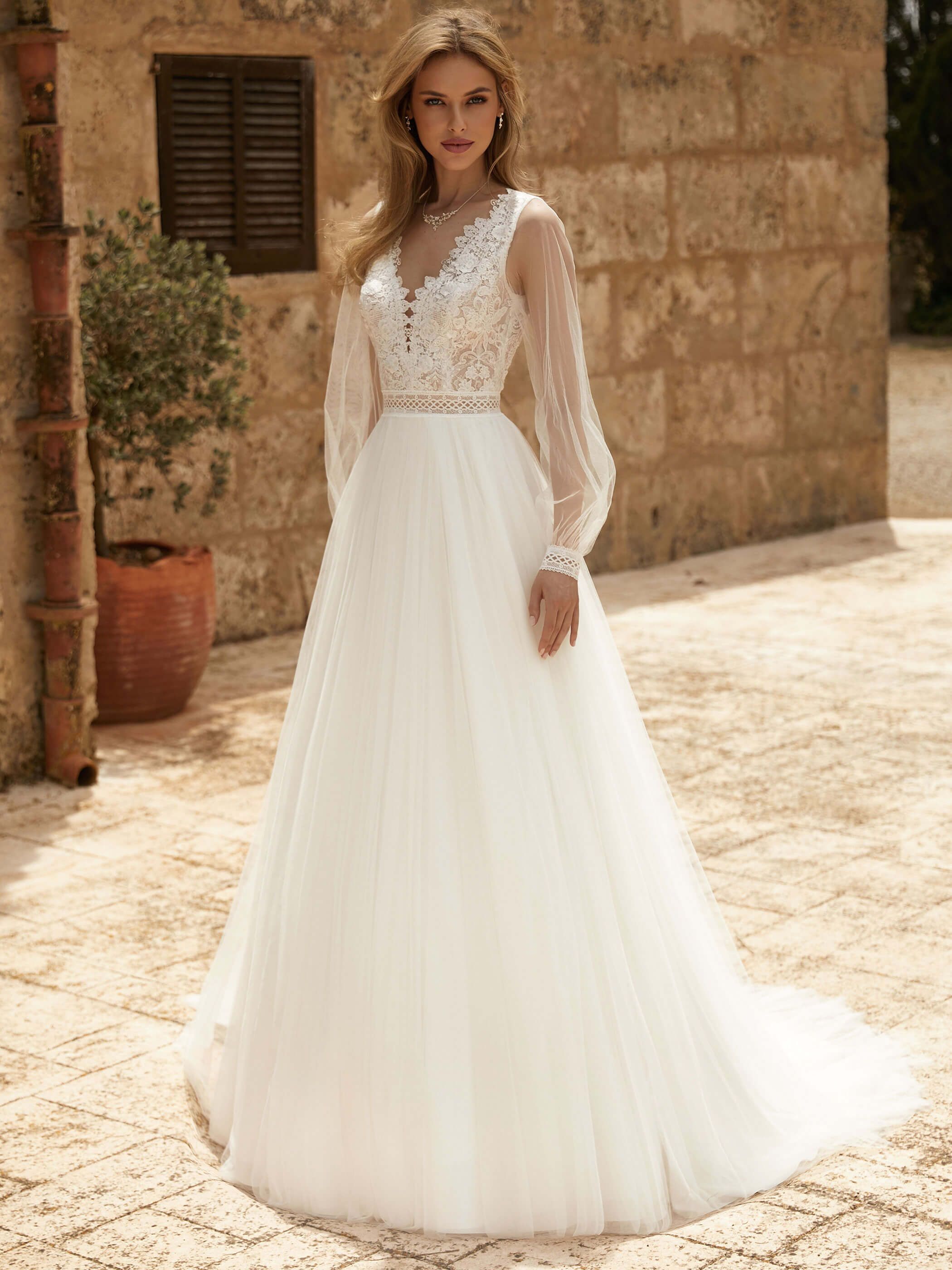Hochzeitskleid-Debora-aus-T-ll-und-Spitze-und-mit-rmeln_1 Hochzeitskleid Debora (ivory)