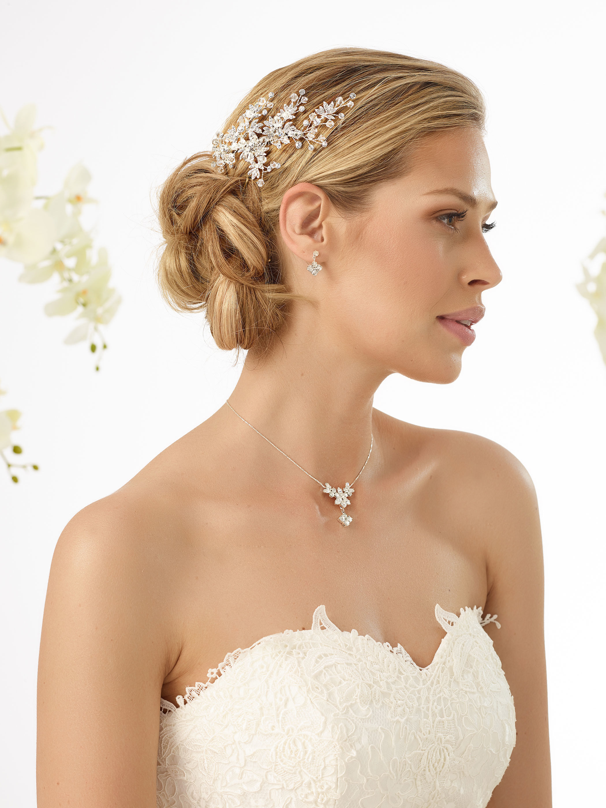 Dieses-Bild-zeigt-Haarschmuck-0394-von-Bianco-Evento_1