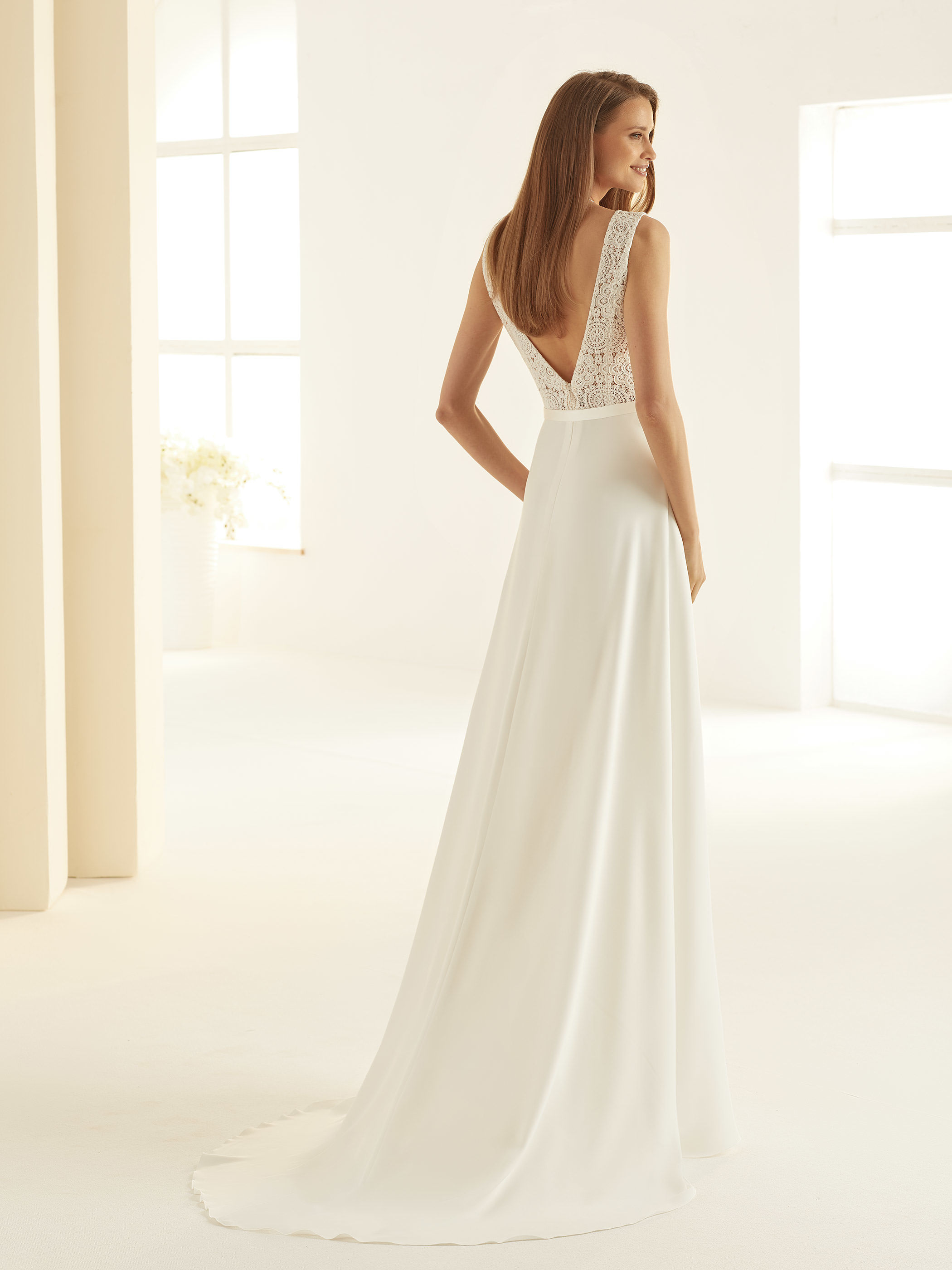 Dieses-Bild-zeigt-Hochzeitskleid-Dallas-von-Bianco-Evento_2