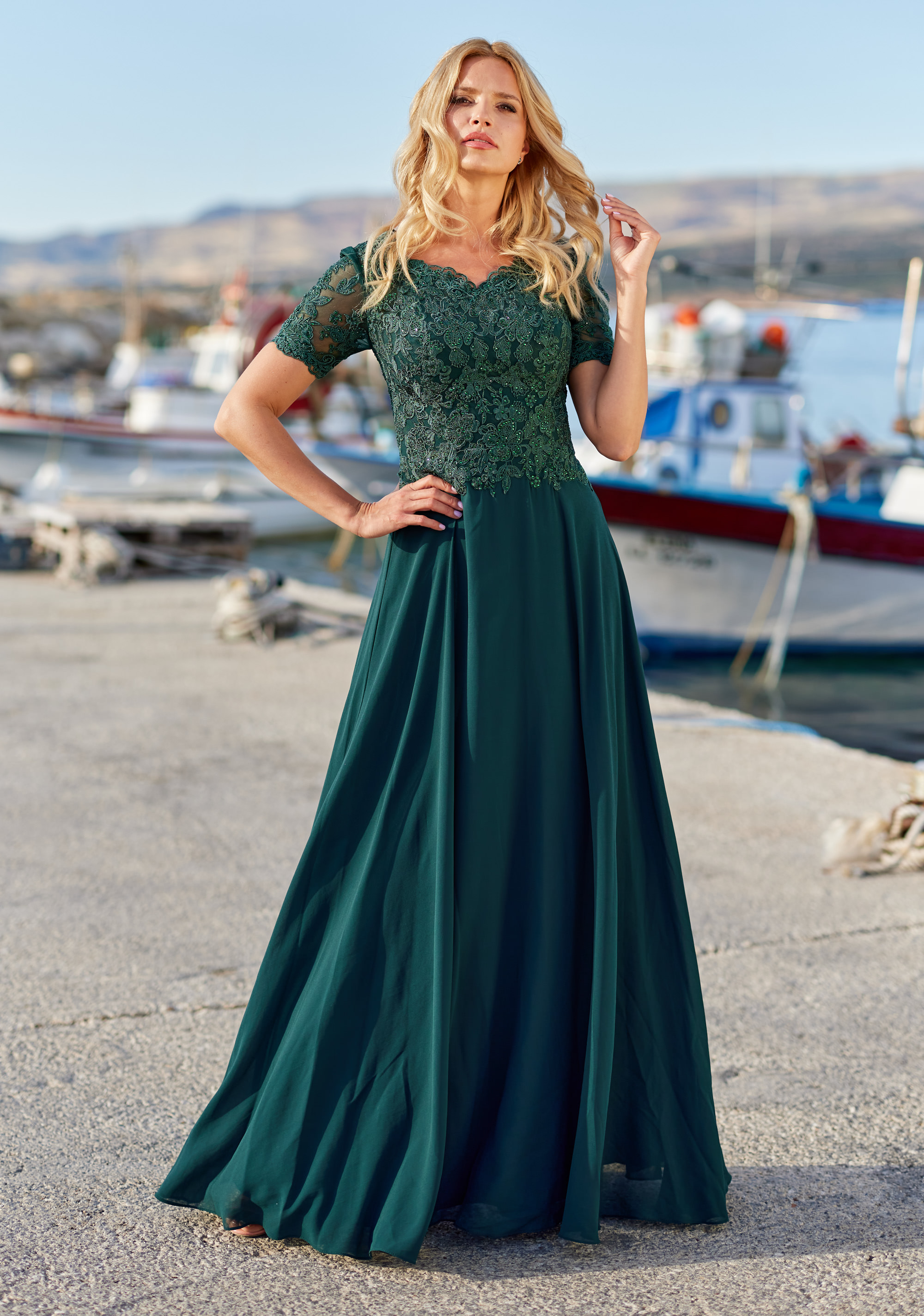Chiffon-Abendkleid-gr-n-mit-kurzen-rmeln-Calina_1 Abendkleid Calina (grün)