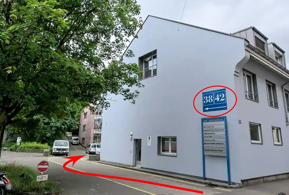 Ansichtsbilder der Zufahrt zum Showroom Zürich von Samyra Fashion