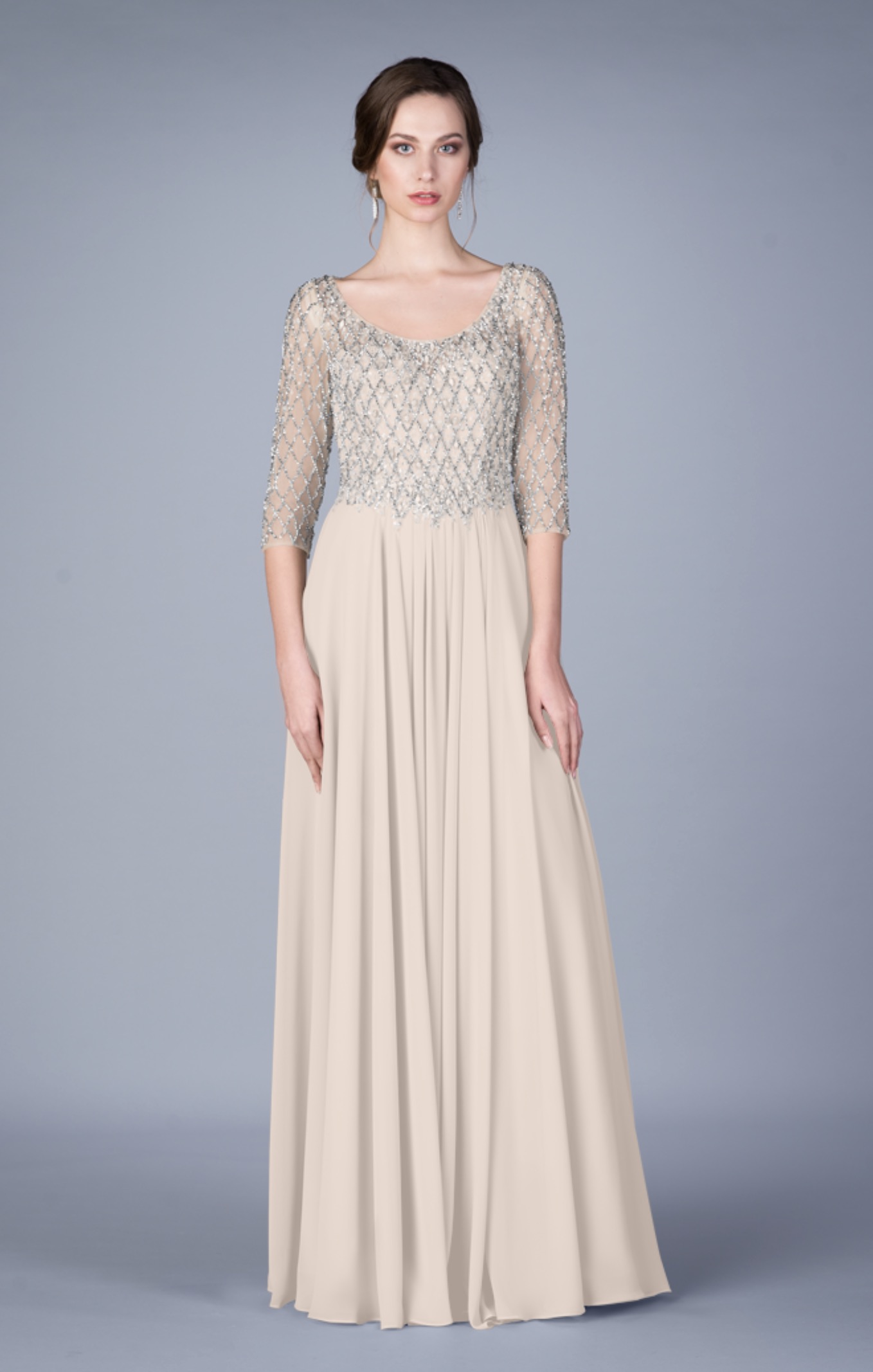 Dieses-Bild-zeigt-Abendkleid-Gala-champagnerfarben-von-Samyra-Fashion Abendkleid Gala (champagnerfarben)